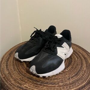 New Balance 327 Sneakers. Size 8.5